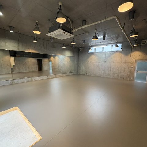 明るく快適なスタジオ空間